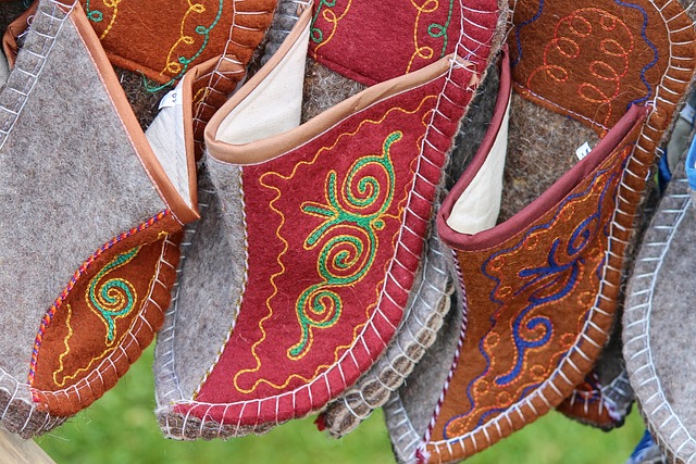 Historische Filzschuhe