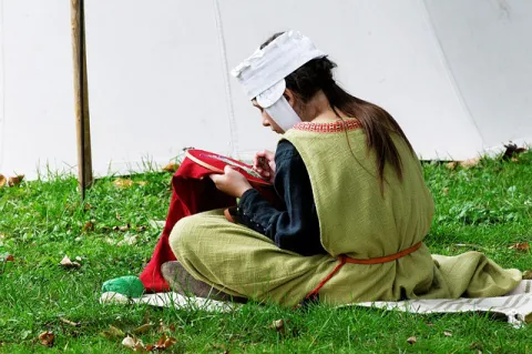 ​​Inspirierende Vergangenheit: Historische Details in modernen Nähprojekten